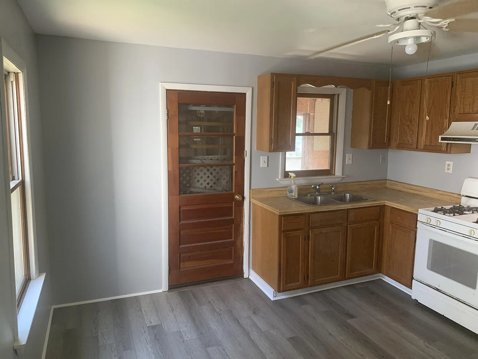 323 Boyd Ave - 1 — Photo 2