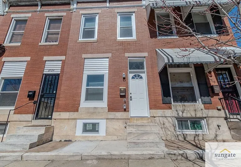 2726 E Monument St — Photo 1
