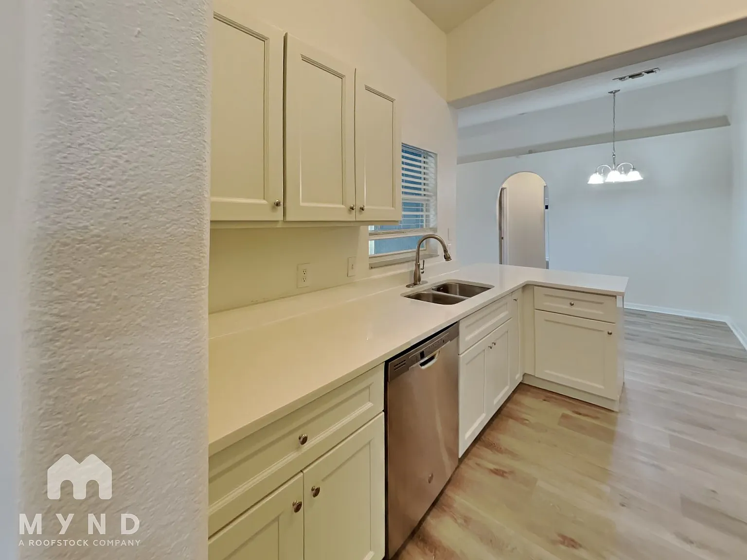 3 bed, 2.0 bath, 1479 sqft, $2,175 — Photo 3