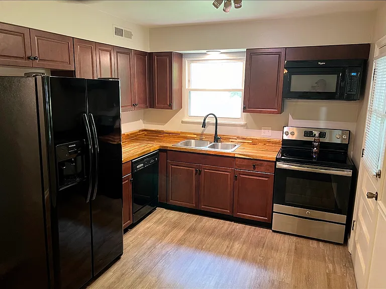 944 Floyd Ave SW #A — Photo 7