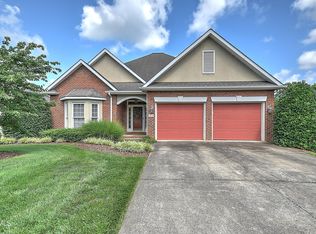 1813 Waters Edge Dr, Johnson City, TN 37604