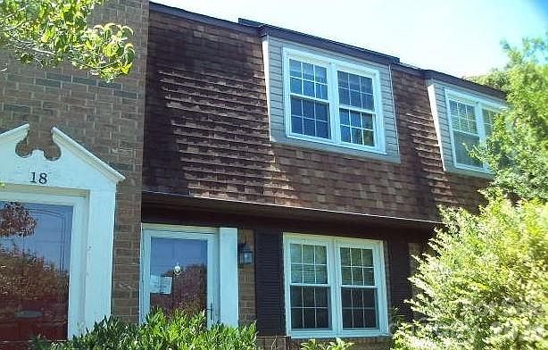 1st image of 911 Nottingham Dr APT 19