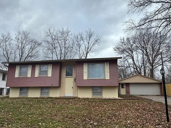 1803 Crescent Dr, Champaign, IL 61821