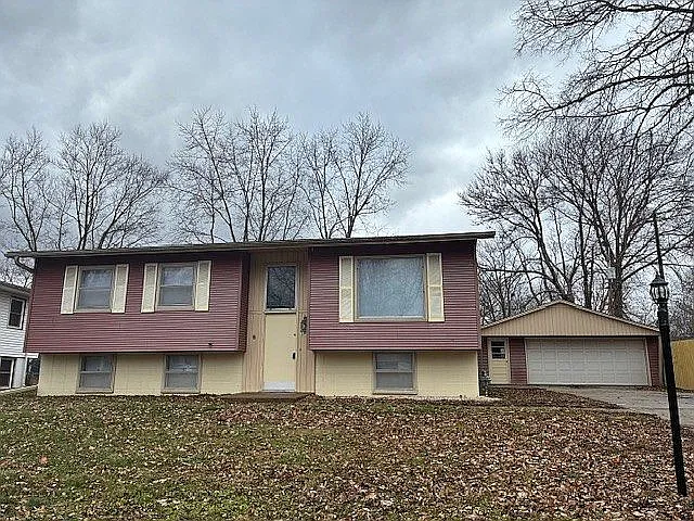 1803 Crescent Dr photo 1