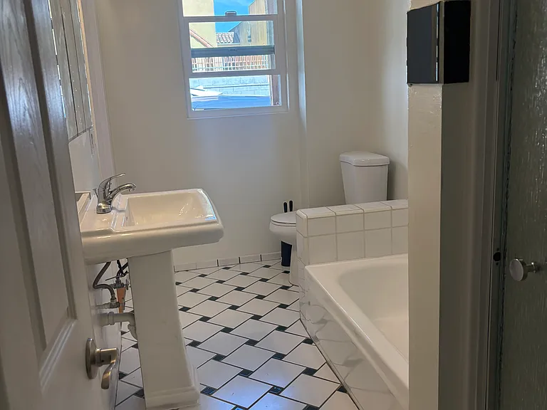 434 N Lake St #2 — Photo 1