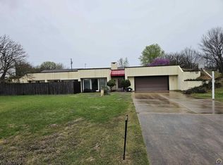 7224 SW 33rd St, Topeka, KS 66614