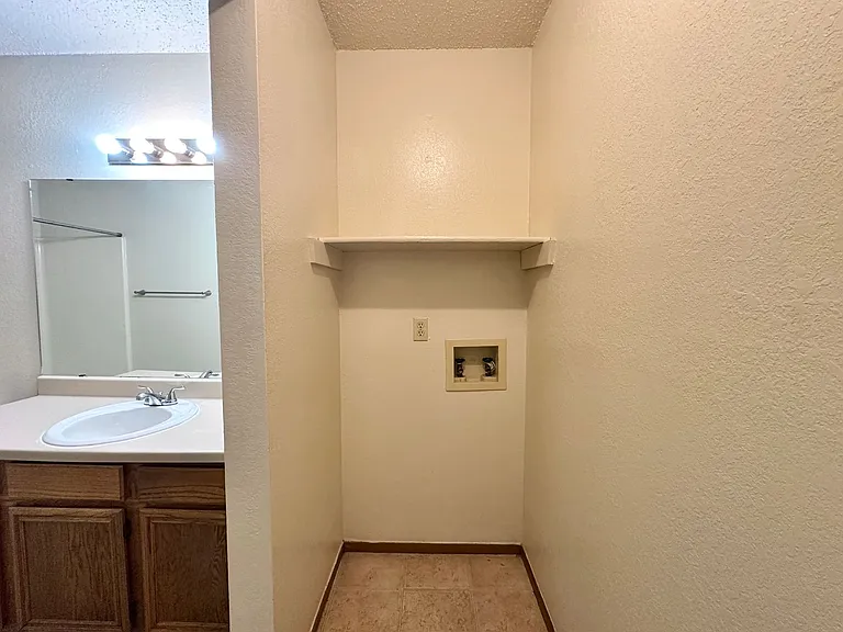 2707 Taft St — Photo 23