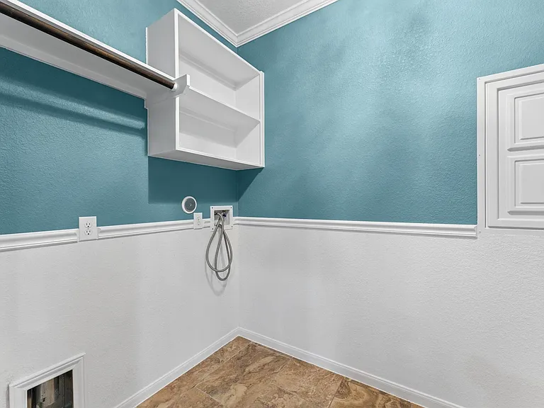 9974 Stone Creek Ln — Photo 32