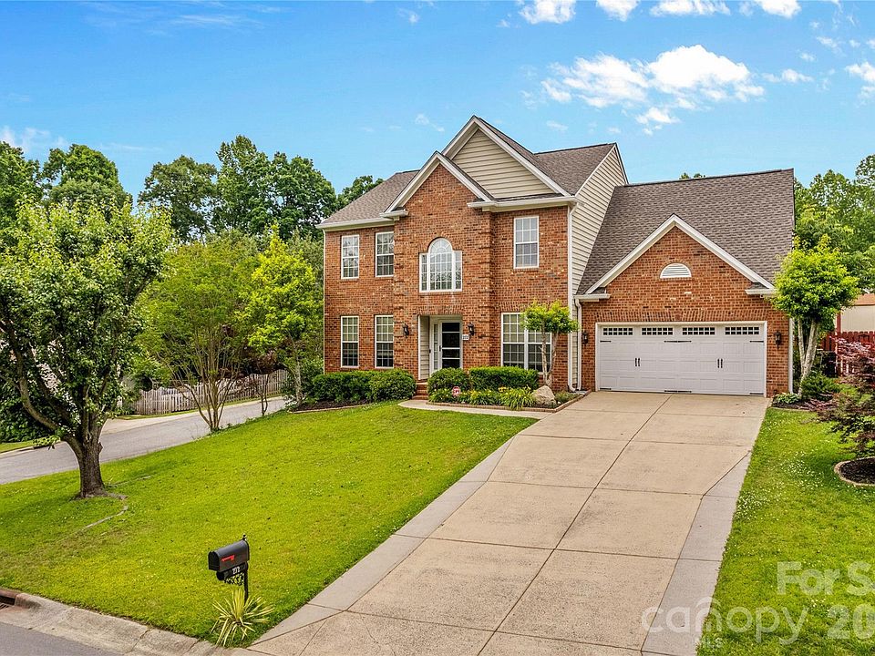 1st image of 272 Glencoe Ln