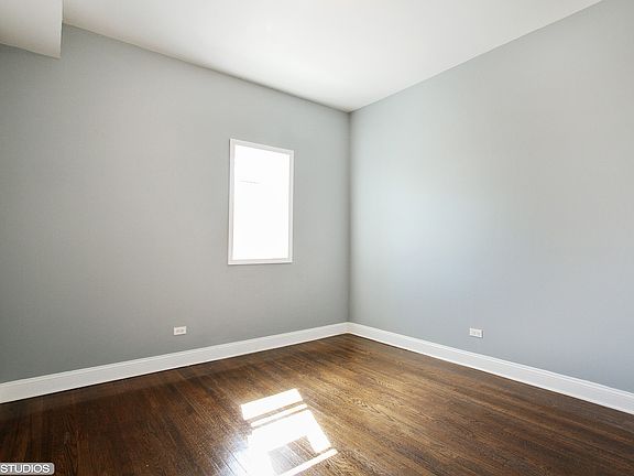 3rd image of 6940 S King Dr #1S