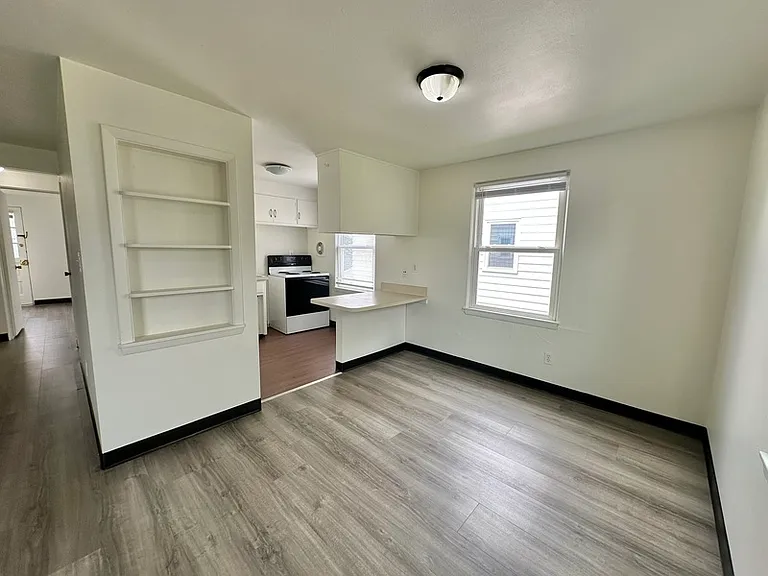 1095 Gillingham Rd #D — Photo 8