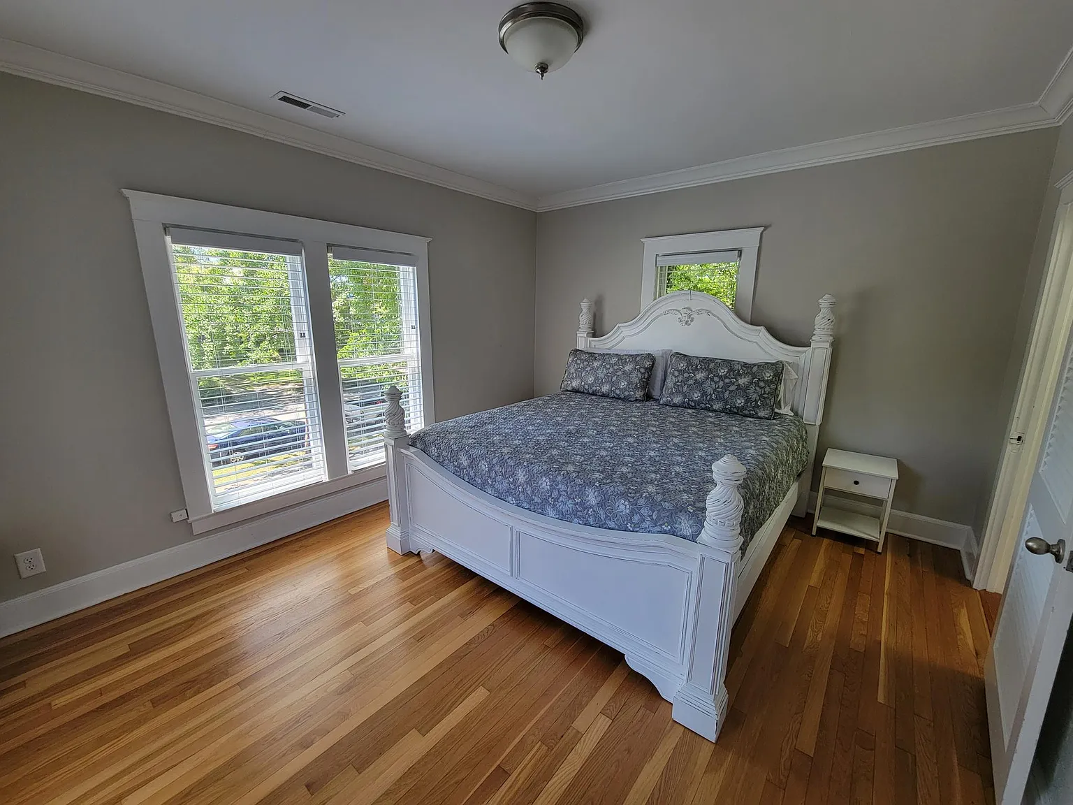 3 bed, 2073 sqft, $2,000 — Photo 3