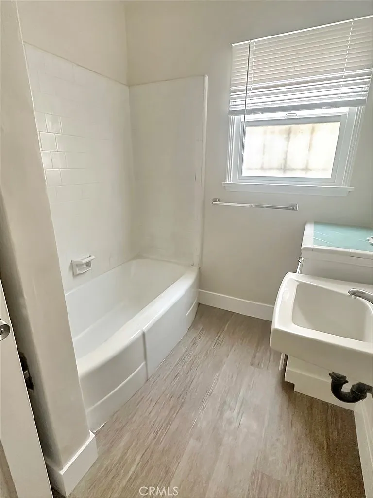1 bed, 723 sqft, $2,100 — Photo 4