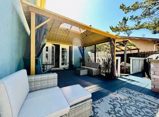 925 Saint Francis Dr, Petaluma, CA