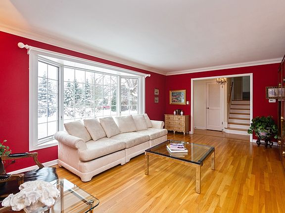 4th image of 1015 Whitehall Dr