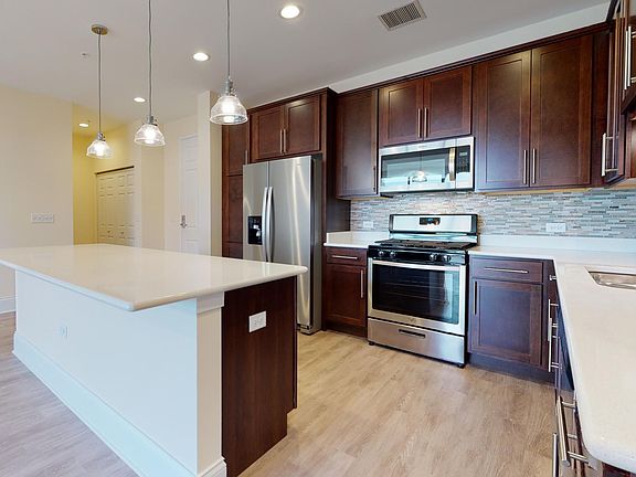 5th image of 4758 N Laramie Ave #309