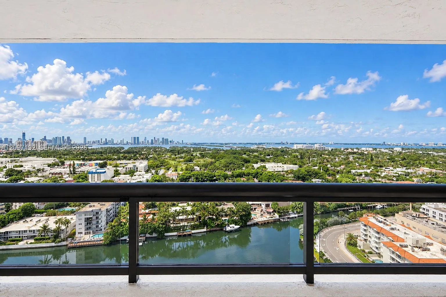 Club Atlantis Condo — Photo 1