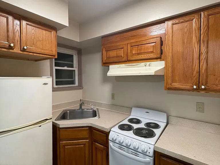 53 Carpenter Ave. — Photo 3