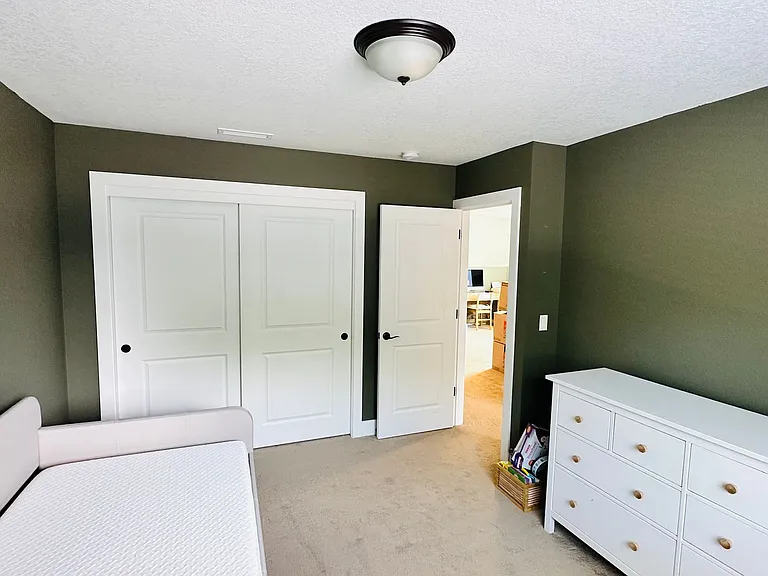158 S 39th Dr — Photo 29