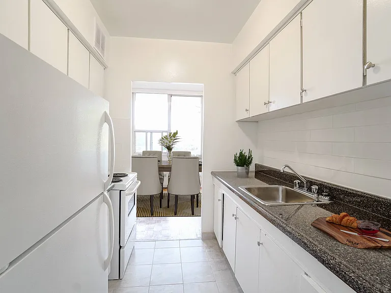 355 Melvin Ave — Photo 7