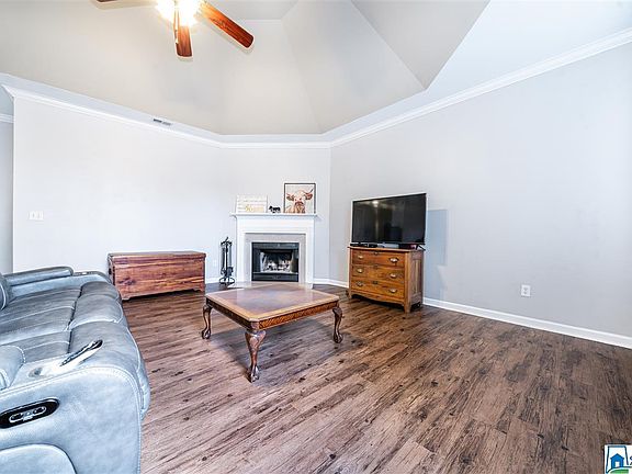 4th image of 1012 Medinah Dr