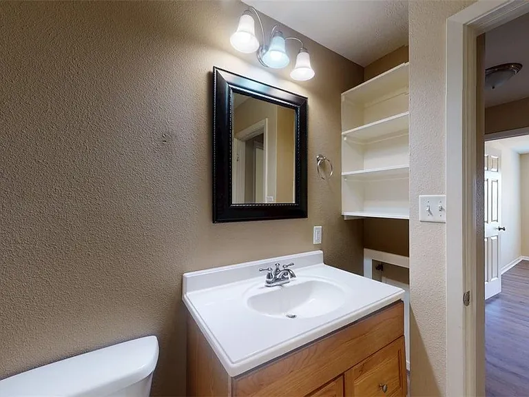 1724 Boardwalk Ct — Photo 26