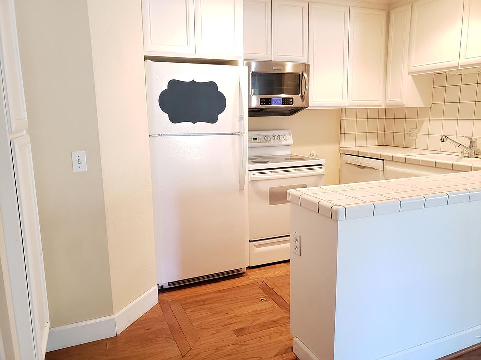 1st image of 1044 Lorraine Dr #B