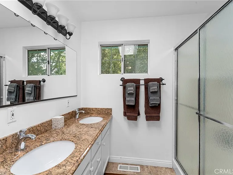 955 Teakwood Dr — Photo 13