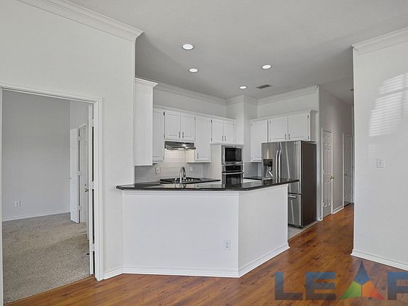 3rd image of 8704 Moss Hill Rd