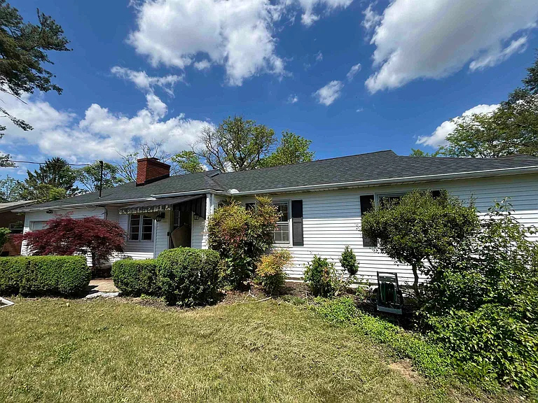 226 Orchard Ln — Photo 3