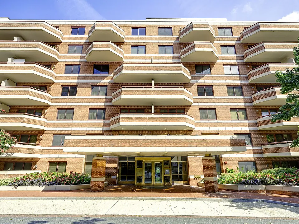 2301 N St NW #310
