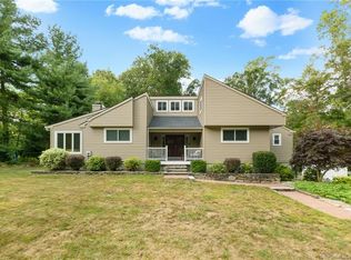 573 Chimney Sweep Hill Rd, Glastonbury, CT 06033