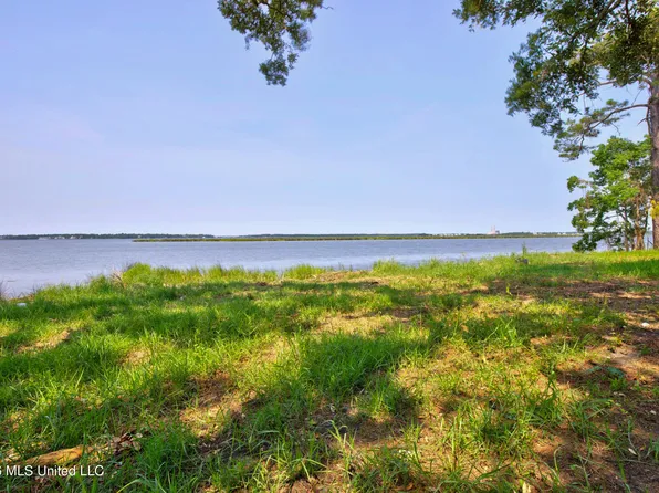 Causeway Dr, Biloxi, MS 39532