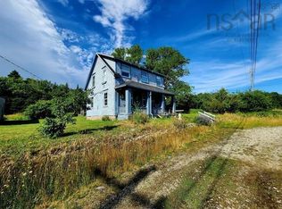 6998 Shore Rd, Shelburne, NS B0T 1W0