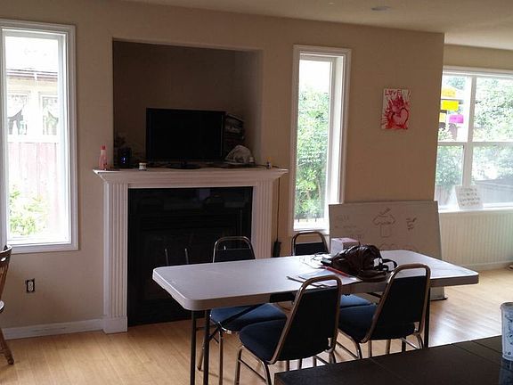 3rd image of 1314 E Marine View Dr