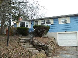 25 Dunbar Hill Rd, Hamden, CT 06514