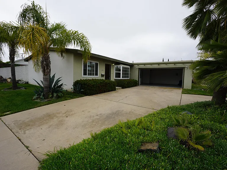 4650 Mount Longs Dr — Photo 3
