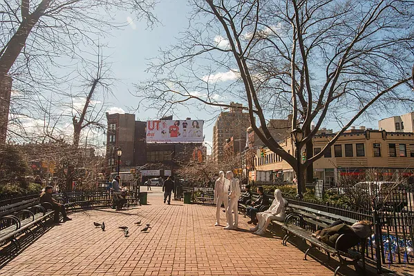 Rented by Compass | media 10