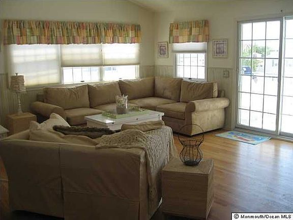 5th image of 209 Taylor Ave #A