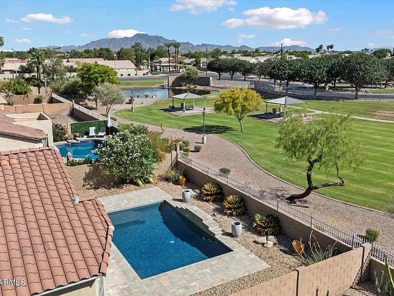 949 E Indian Wells Pl — Photo 26