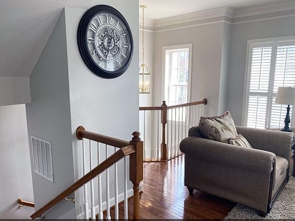 3rd image of 16505 Steerage Cir