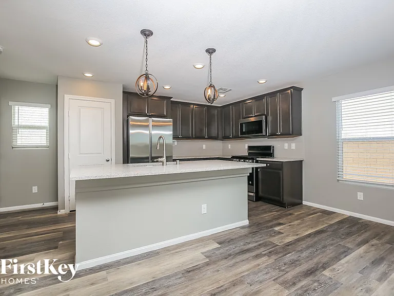 9450 Yorkshire Coast Ave — Photo 6