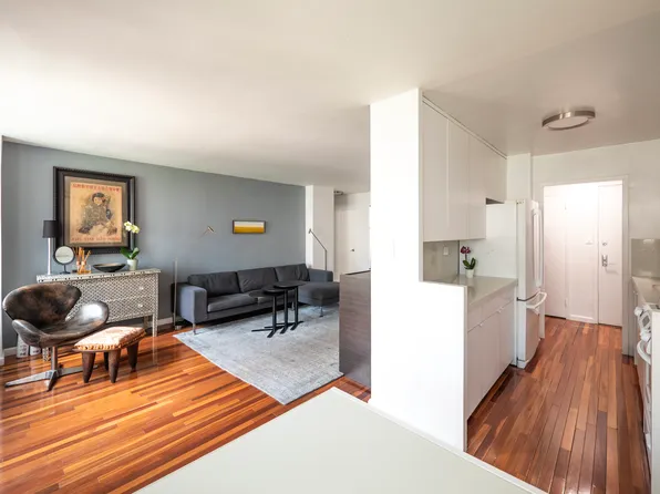 303 West 66th Street image 5 of 20