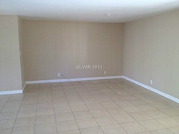 3rd image of 425 Truman Ct
