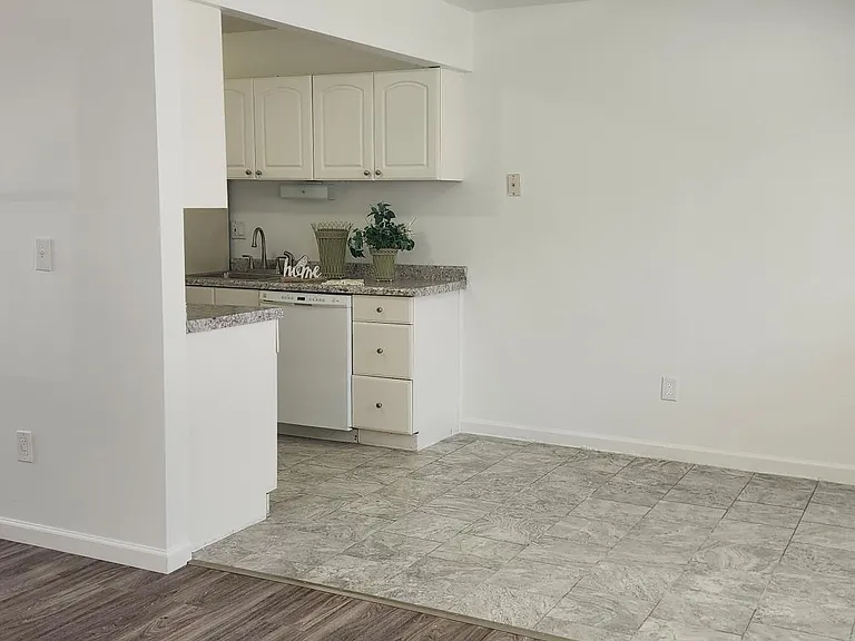 15572 Dupage Blvd #155752 — Photo 8
