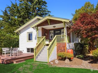 3716 SW Cloverdale St, Seattle, WA 98126