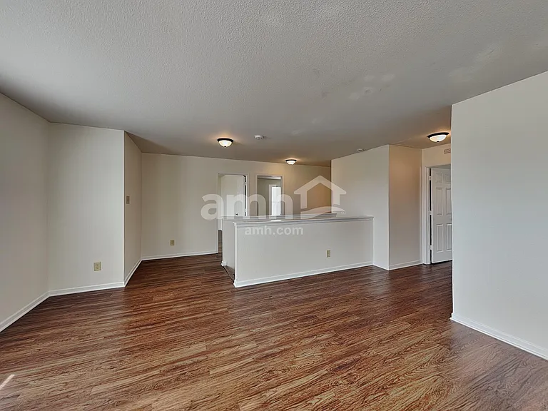 524 Bridgewater Dr — Photo 13