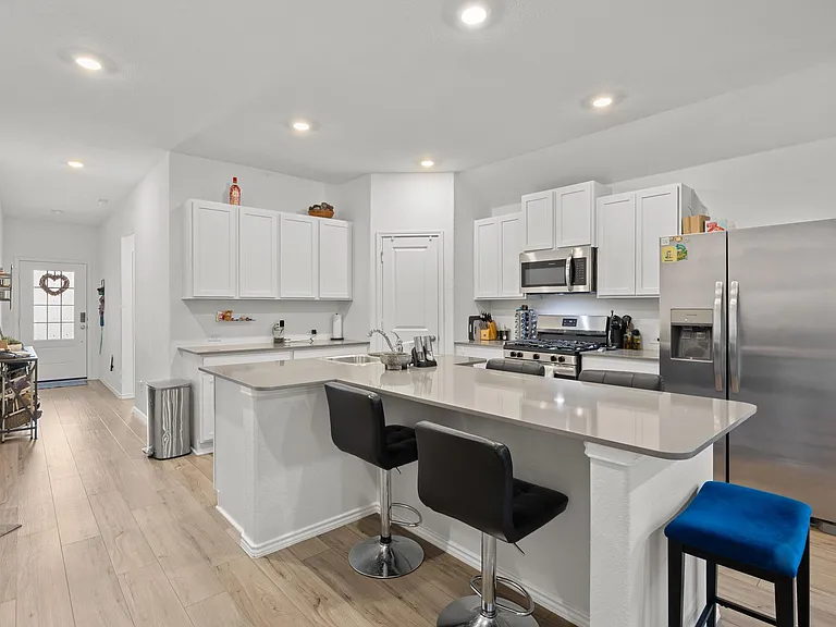 2321 Four Waters Loop — Photo 2