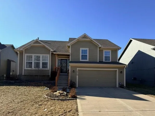 12376 S Quail Ridge Dr, Olathe, KS 66061