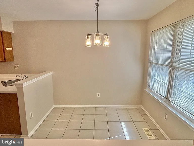 335 Danbury Ct #335 — Photo 6